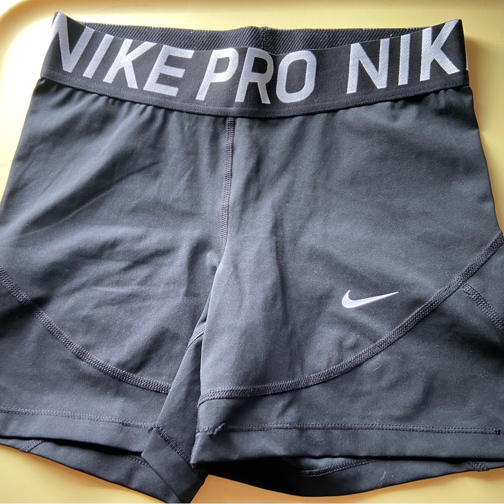 Nike pro black shorts medium